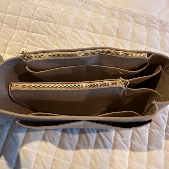 MARC JACOBS
The Canvas Medium Tote Bag - Picture 9 of 11